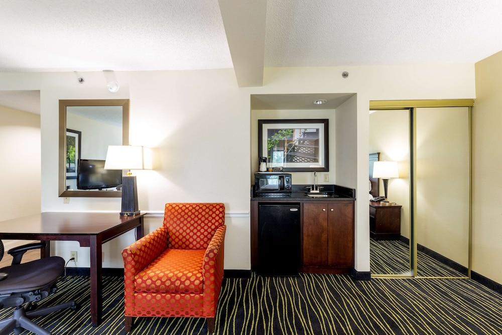 Hampton Inn Columbia I-26/Harbison Blvd Eksteriør billede