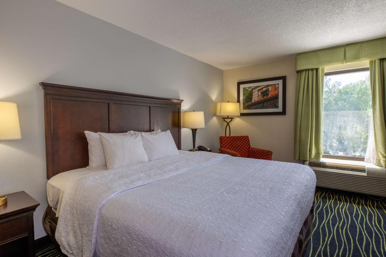 Hampton Inn Columbia I-26/Harbison Blvd Eksteriør billede